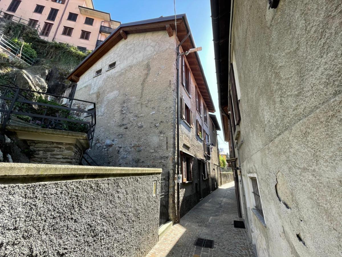 La Casa Sul Sasso In Town Serviced Accommodations Dervio Exterior foto