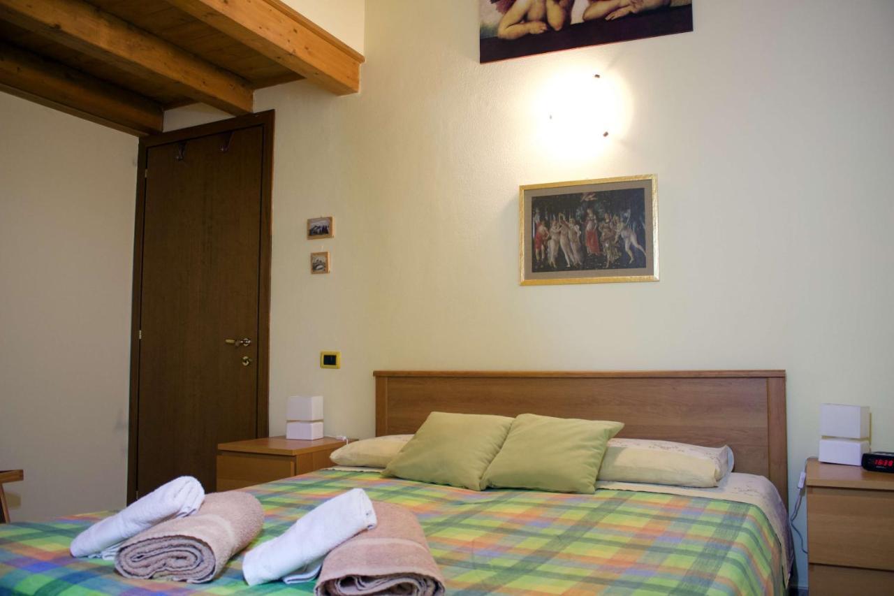 La Casa Sul Sasso In Town Serviced Accommodations Dervio Exterior foto