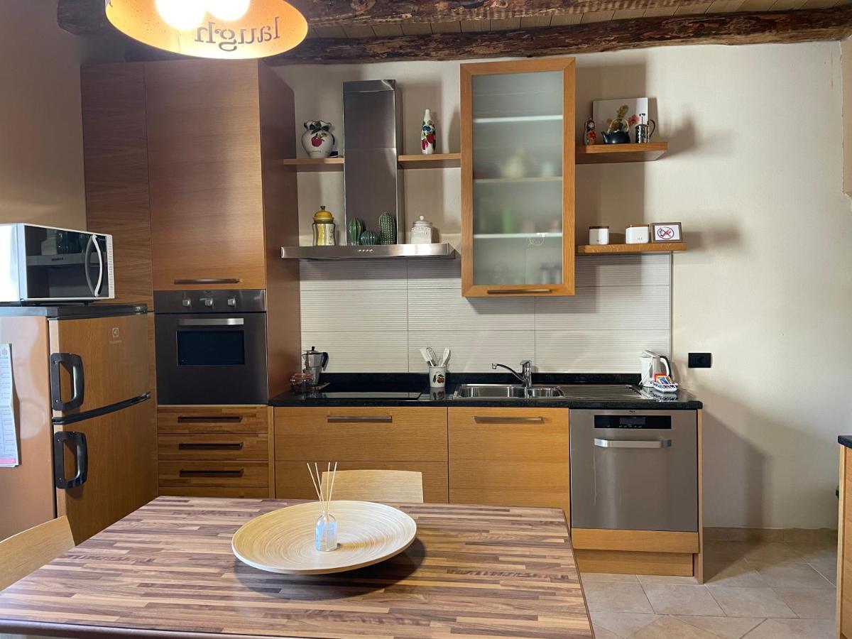 La Casa Sul Sasso In Town Serviced Accommodations Dervio Exterior foto