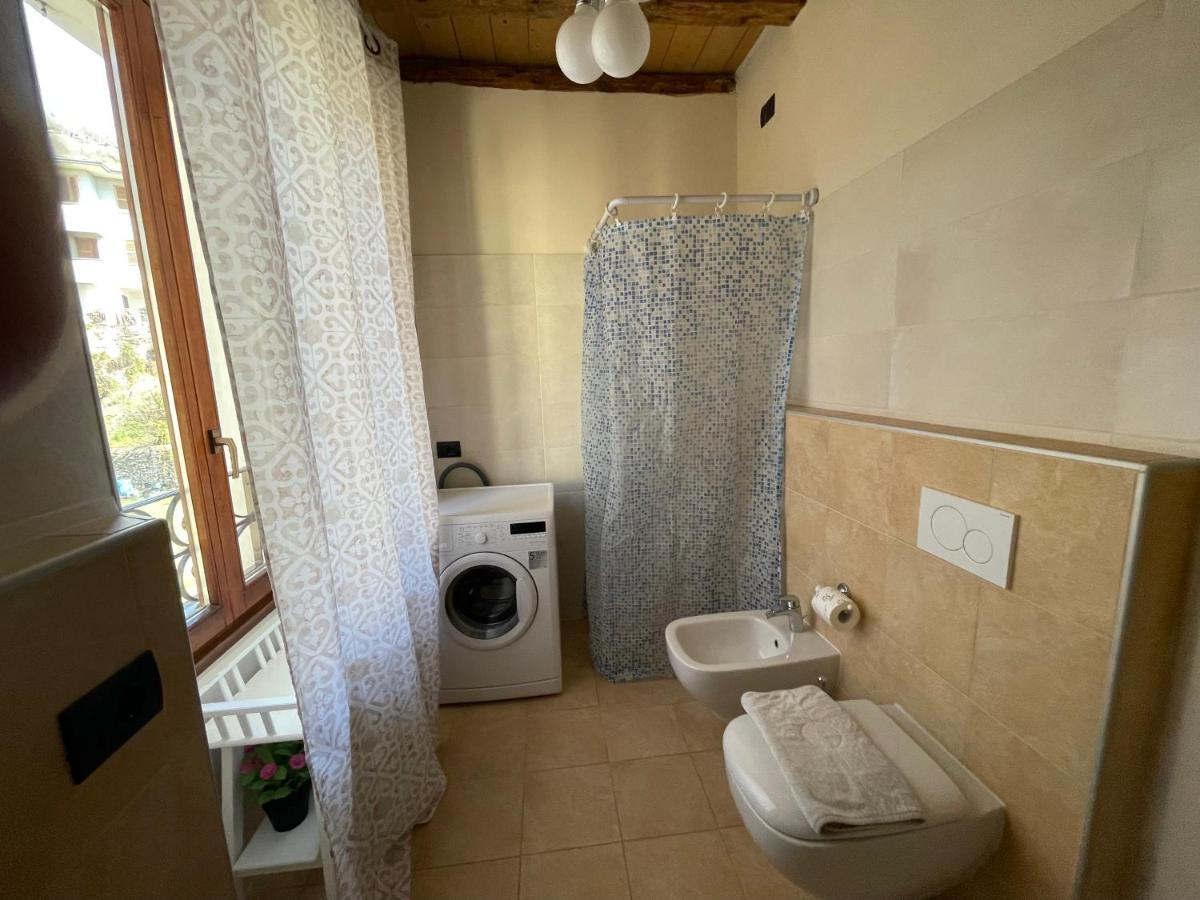 La Casa Sul Sasso In Town Serviced Accommodations Dervio Exterior foto