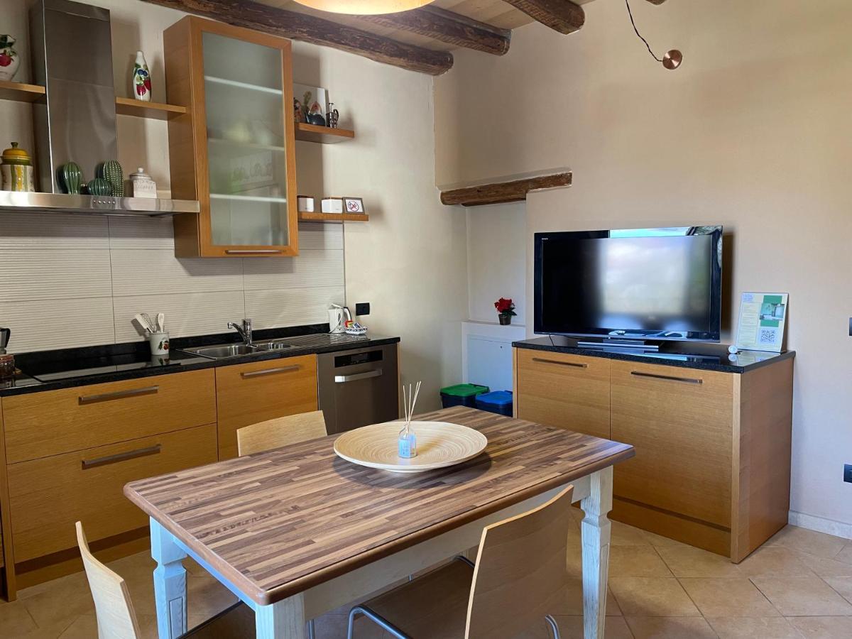 La Casa Sul Sasso In Town Serviced Accommodations Dervio Exterior foto